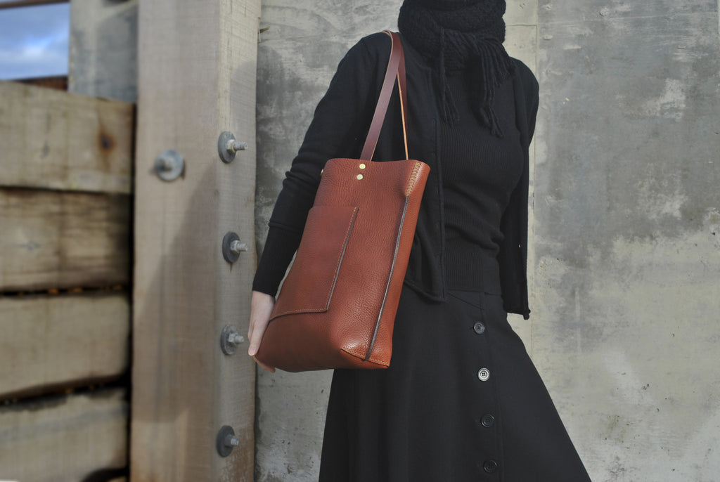 Fern Tote with Front Pocket in Whisky