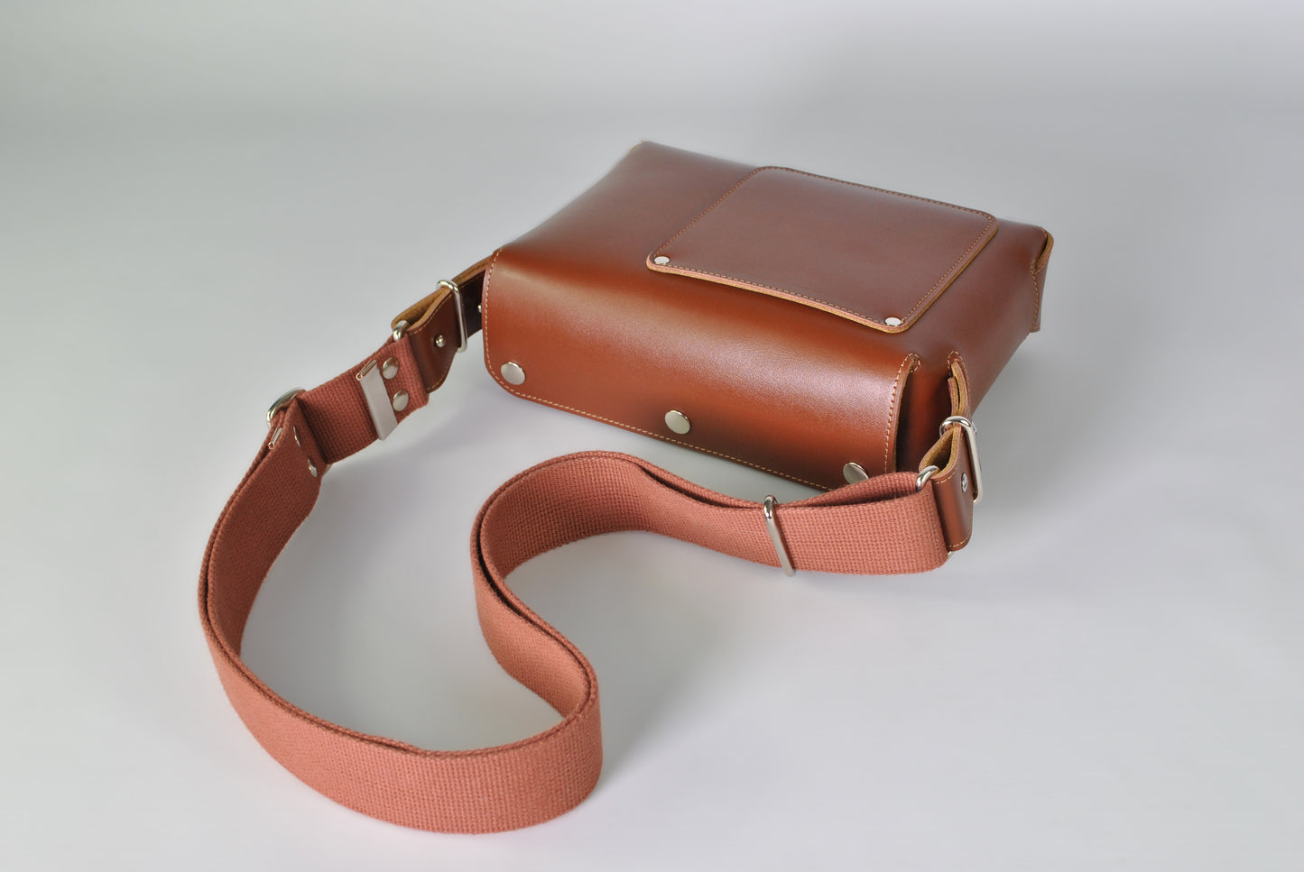 CLASSIC Tan Leather Fox Bag